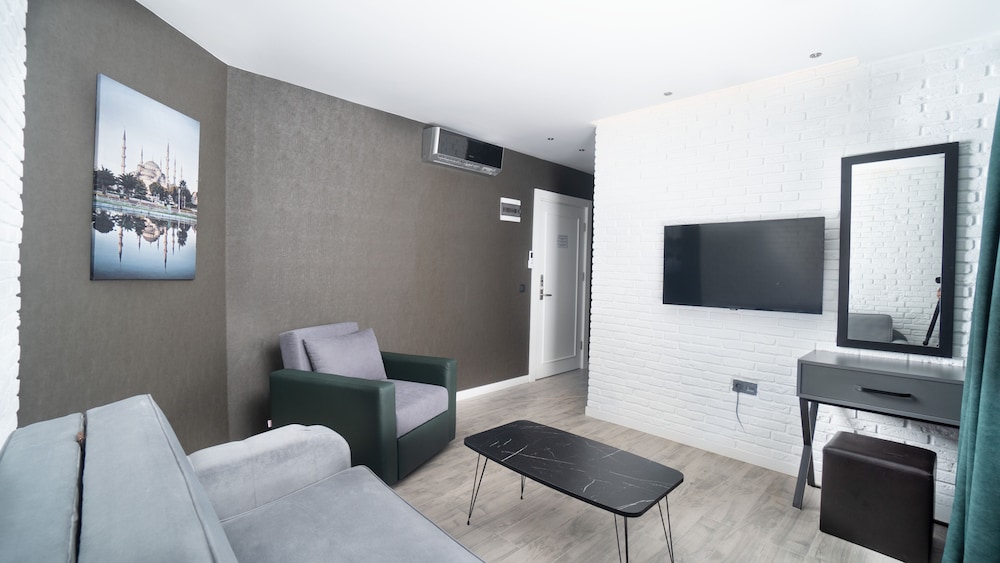 Estera Hotels Silent