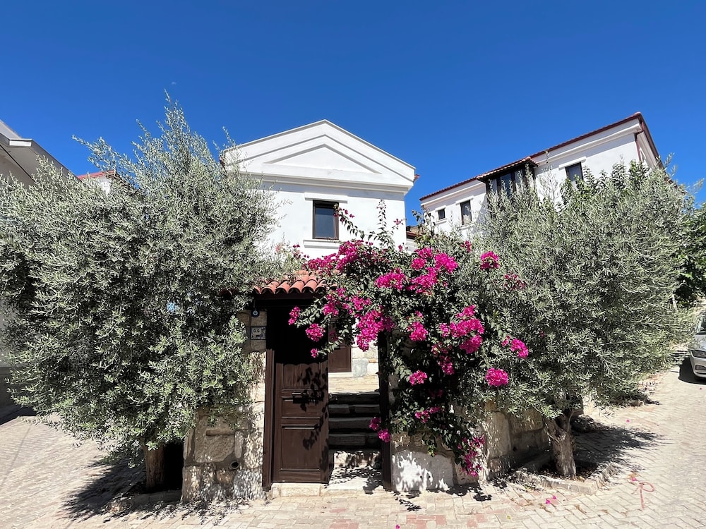 Agon Ephesus (limited Hours Front Desk Need To Contact Property In Advance)