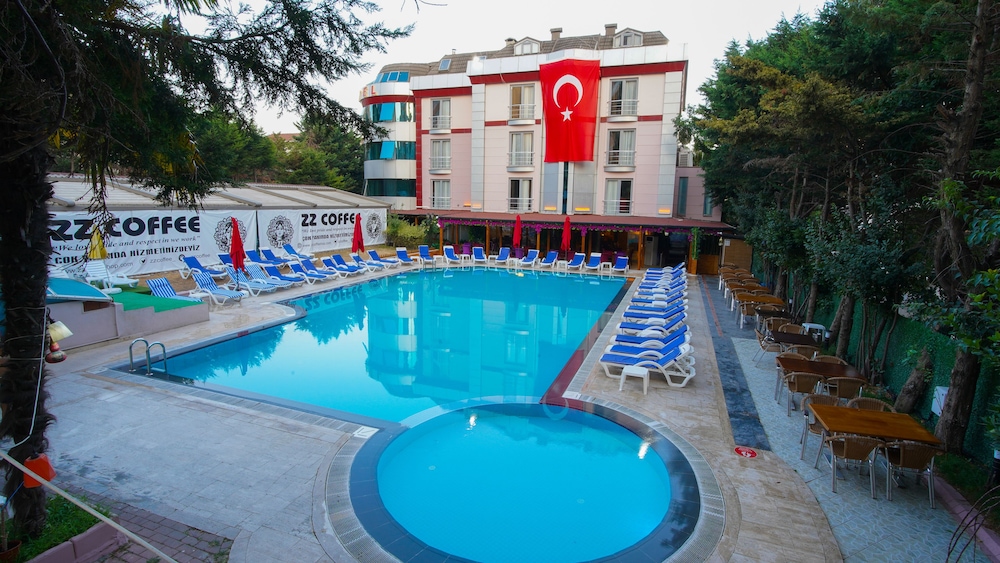 Gardan Hotel Beylikduzu (also Known As Gardan Hotel)(36km Away From Istanbul)