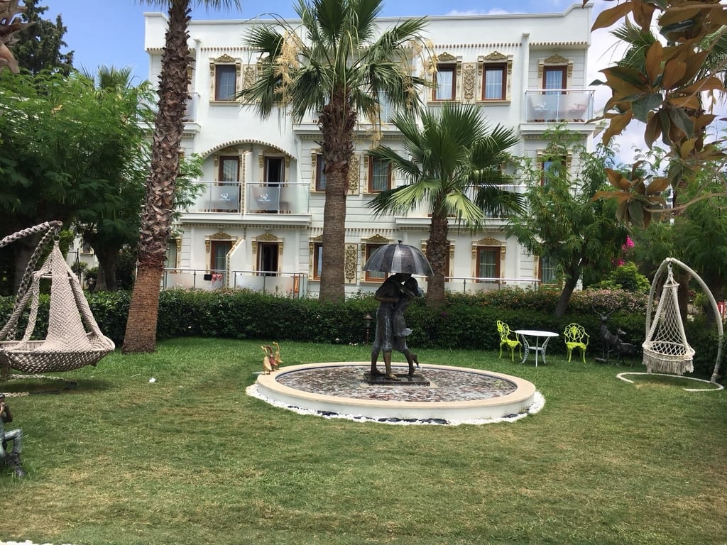 Golden Beach Resort &Spa