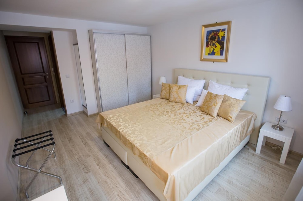 Heartland City Hotel