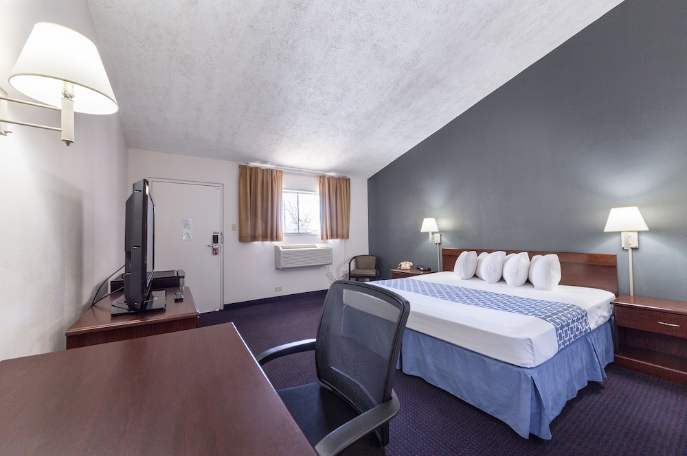 Parkview Inn And Conference Center (formerly Known As Rodeway Inn And Conference Center/econolodge And Conference Center)