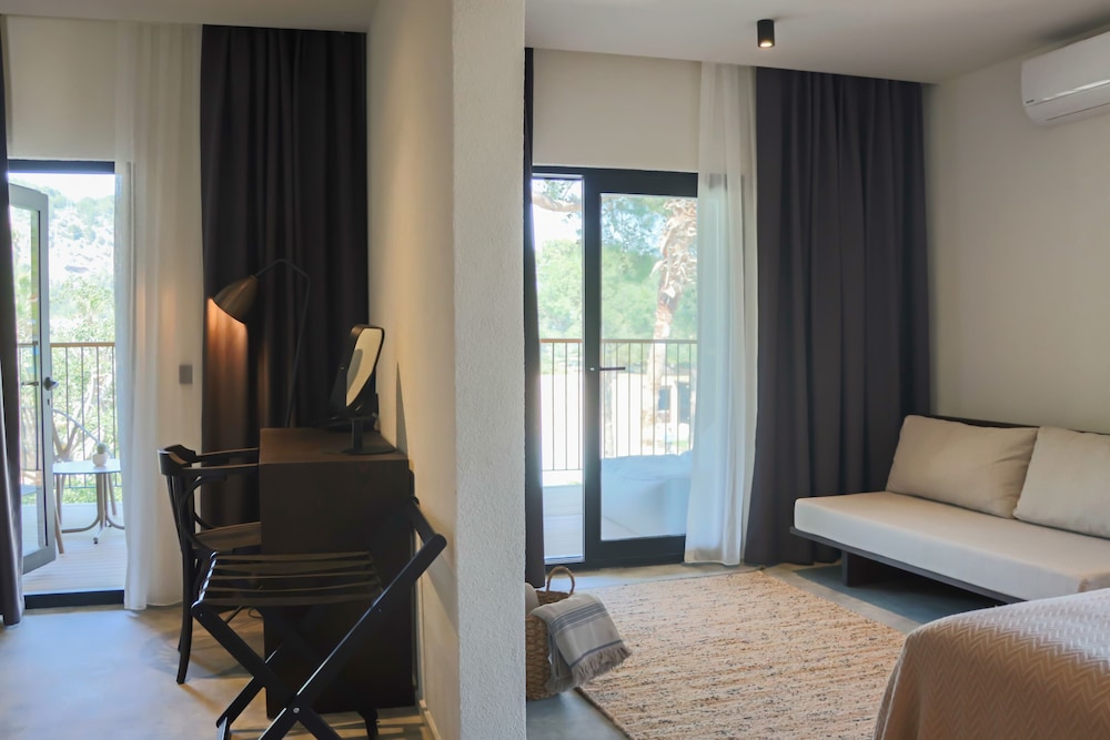 Balmy Beach Resort Kemer (27km Away From Antalya)(does Not Accept Men Only Bookings)