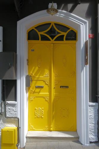 Izaz Lofts Apartment