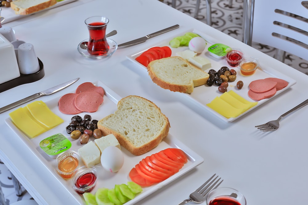 Palmada Hotel (also Known As Palmiye Konukevi)
