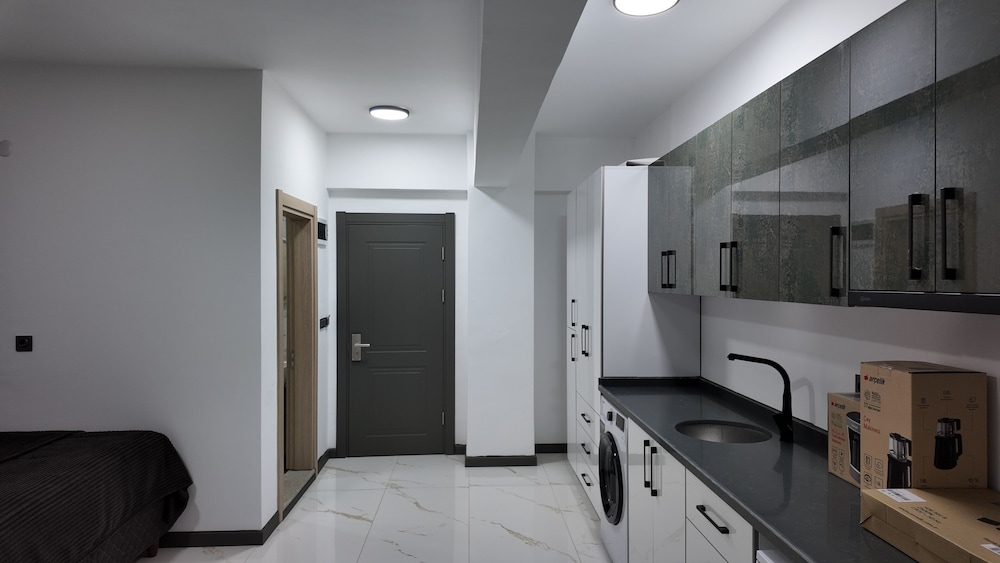 Faraza Rooms(limited Front Desk Contact To Property 7 Days In Advance)