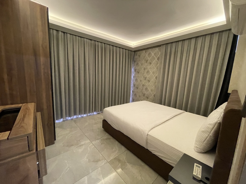 Le Luxe Suites Hotel And Spa