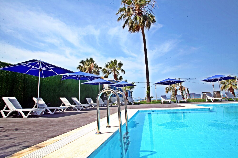 Uras Beach Hotel
