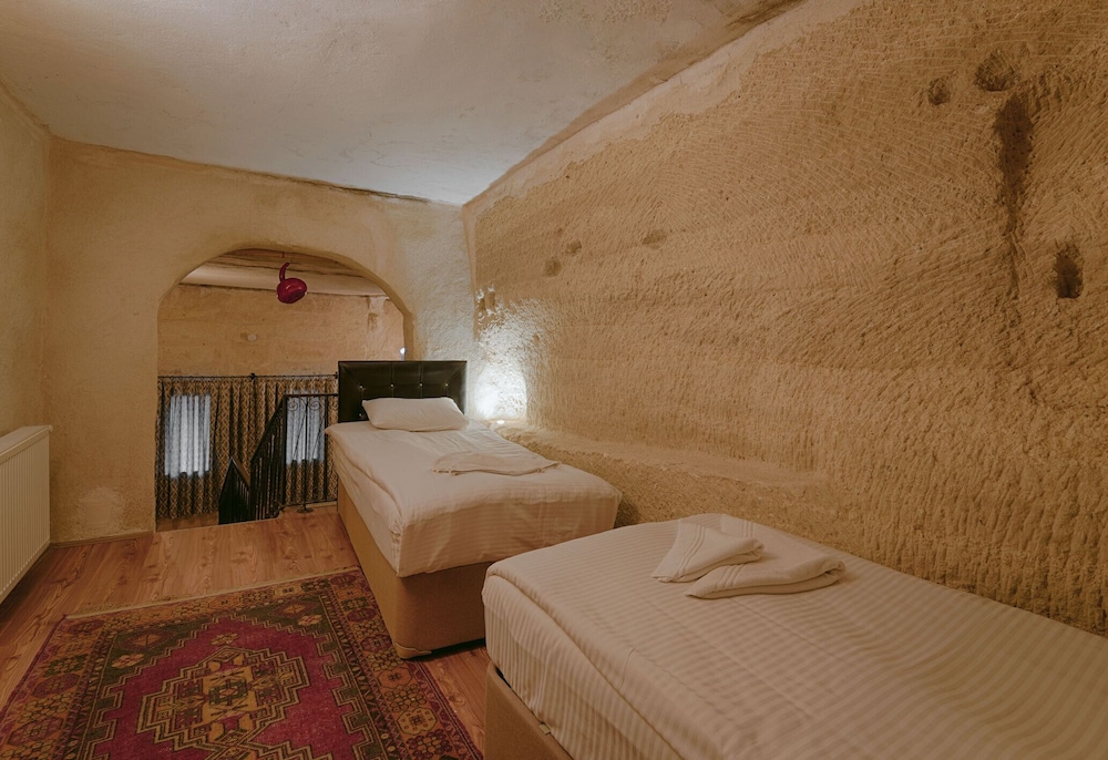 Avlu Cave House (Also Known As Kemer Cave House Goreme)