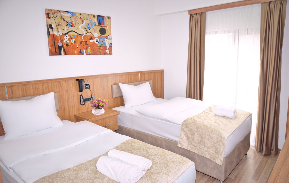 La Sera Hotel (6,5 Km Away From Istanbul)