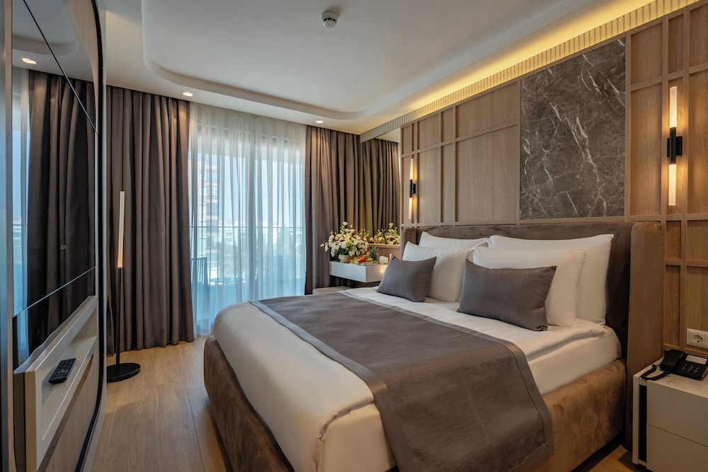 Awen Lara Hotel(Also Known As Lara Eyfel Hotel)