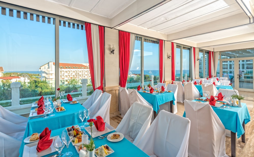 Royal Atlantis Spa And Resort (62km Away From Antalya)(does Not Accept Men Only Bookings)