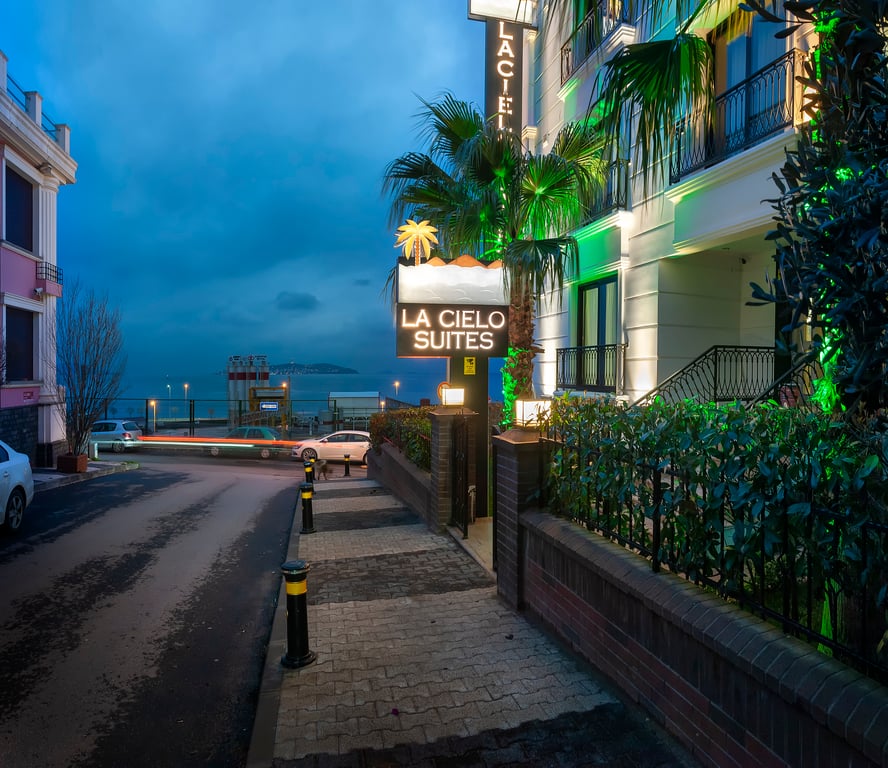 La Cielo Hotel