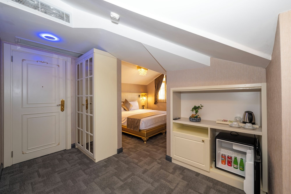 Moonlight Elegance Boutique Hotels