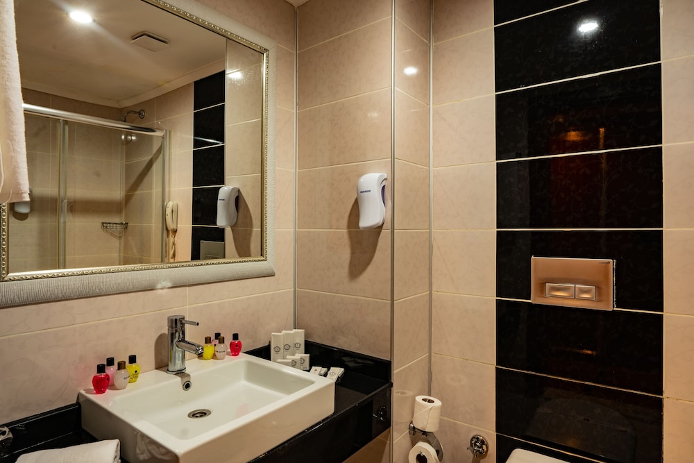 Throne Beach Resort And Spa(also Known As Throne Nilbahir) (97 Km Away From Antalya)(does Not Accept Men Only Bookings)