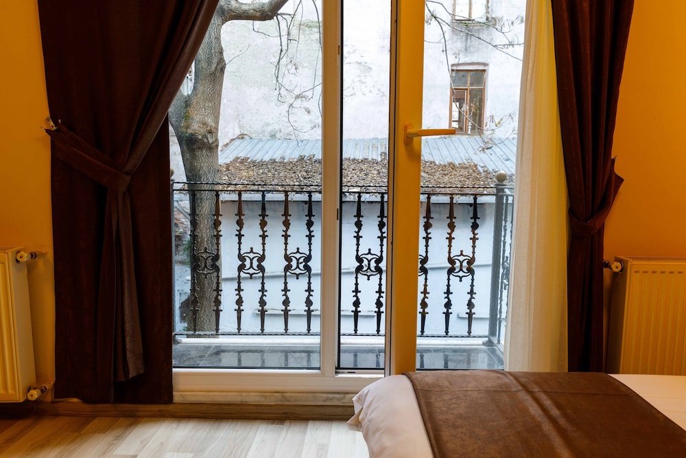 Taksimdays Hotel (5km Away From Istanbul Center)