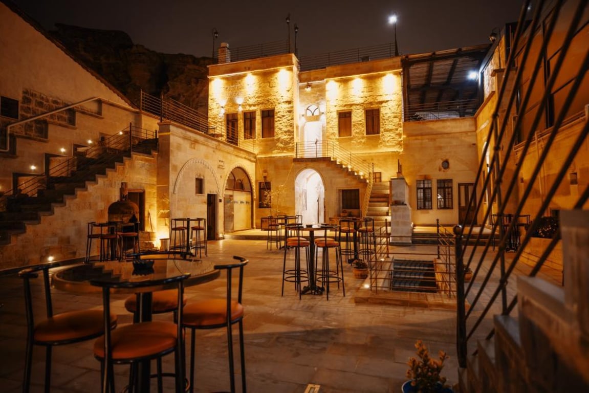 Misty Cave Hotel
