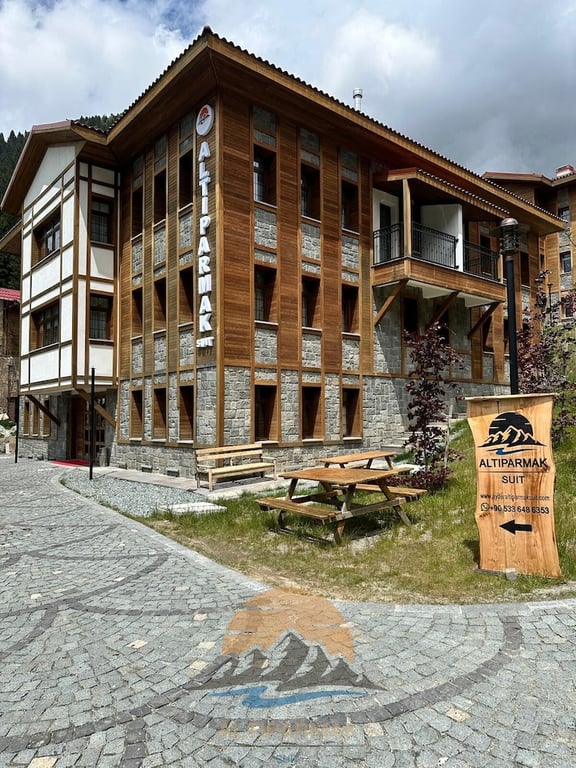 Ayder Altiparmak Suit(42Km Away From Ardesen)