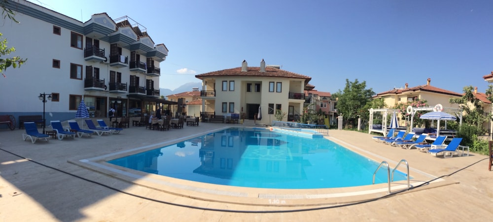 Kilim Hotel And Apart