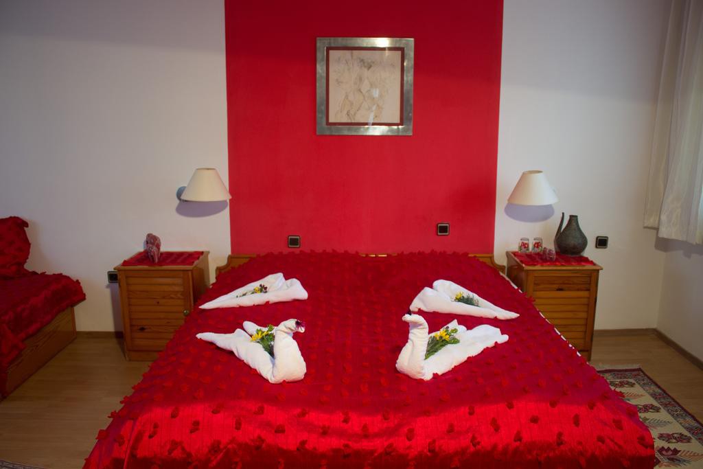 Erendiz Kemer Resort(Also Known As Erendiz Garten Hotel)(45Km Away From Antalya)