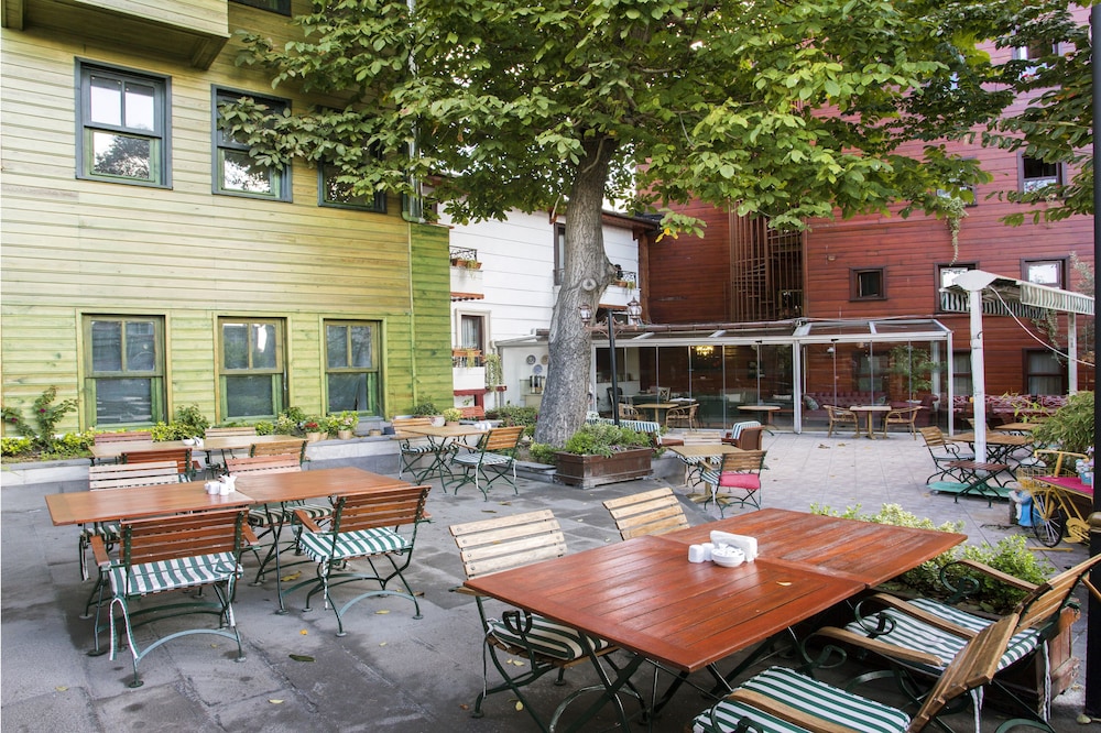 Garden House Suites