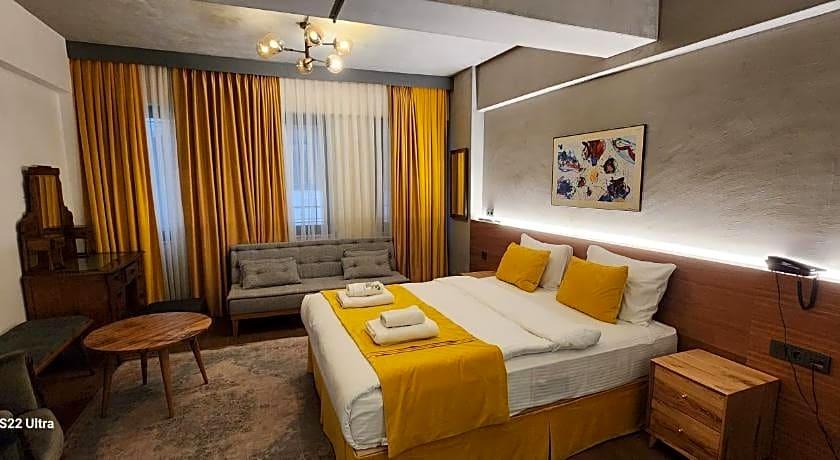 Alexandr Pera Hotel