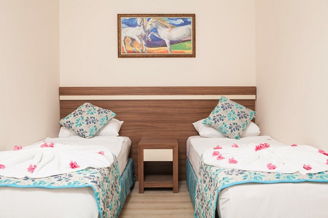 Side West Park Hotel (65Km Away From Antalya)