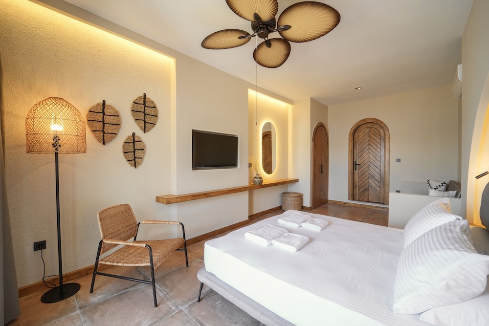 Naxos Beach Hotel (43km Away From Marmaris)