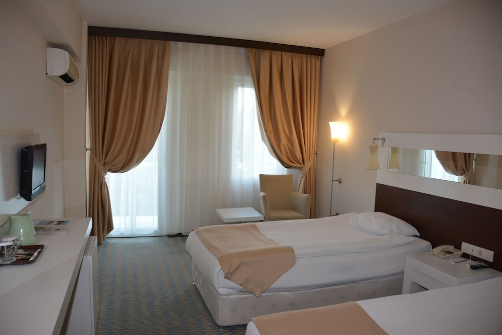 Tripolis Hotel(18Km Away From Denizli)