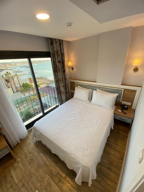 Houdini Otel (34 Km Away From Izmir)
