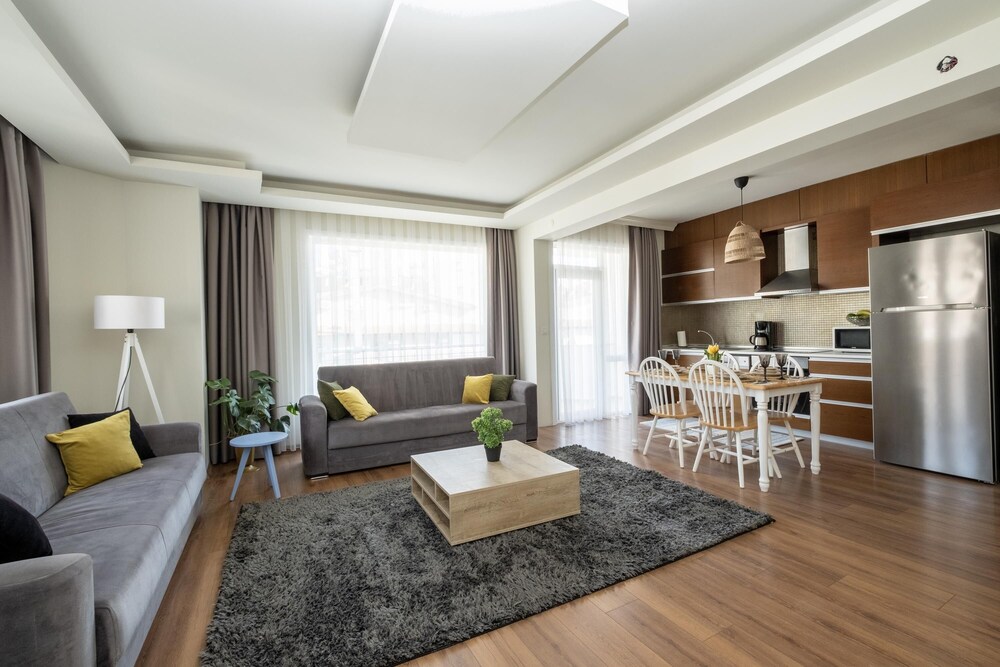 Wolf Suites (13Km Away From Antalya)