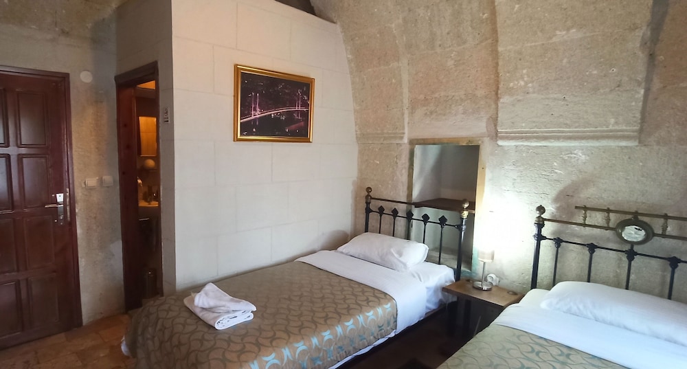 Blue Moon Cave Hotel (also Known As Blue Moon Motel)