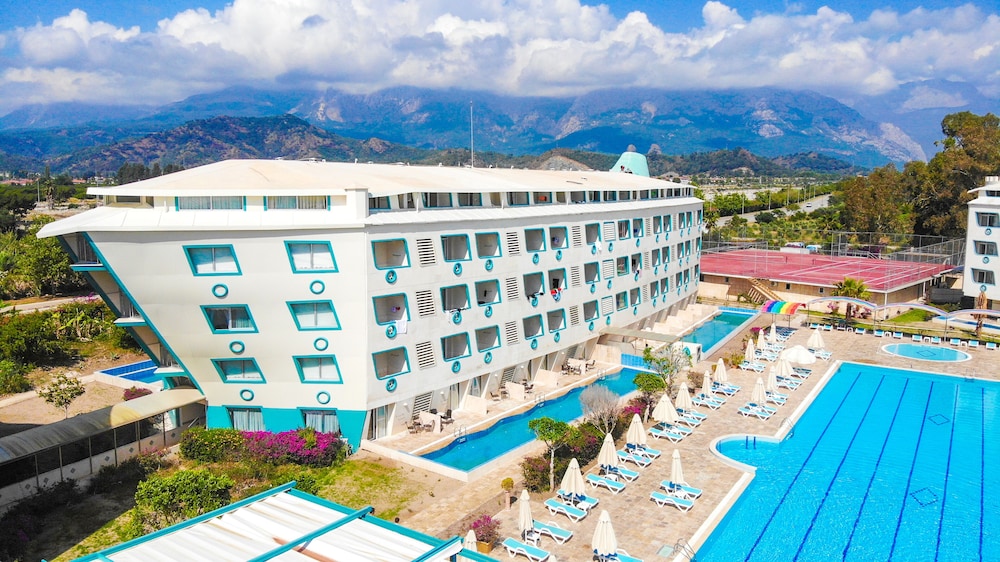 Daima Biz Hotel Dolusu Aquapark Access(Also Known As Daima Hotel)(49Km Away From Antalya)(Does Not Accept Only Men)