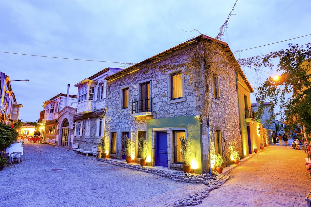 Ramiz Alacati (65 Km Away From Izmir)