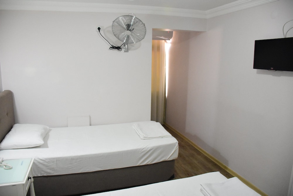 Burhaniye Merkez Hotel