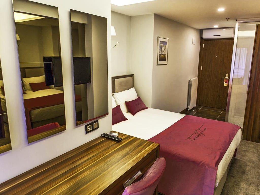The22 Hotel