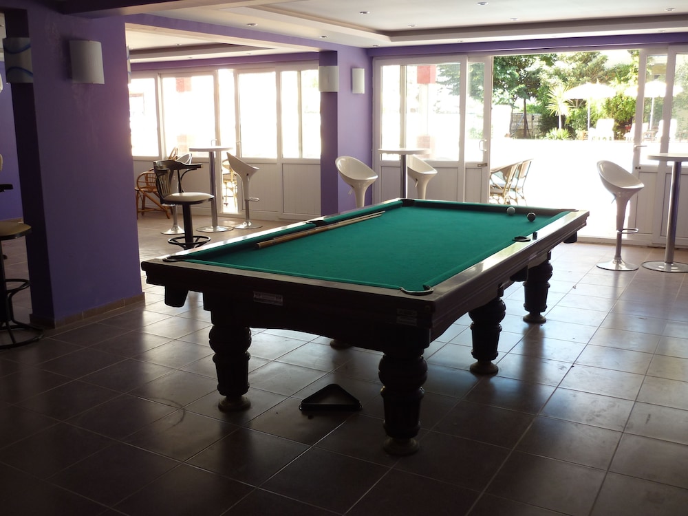 Yunus Hotel