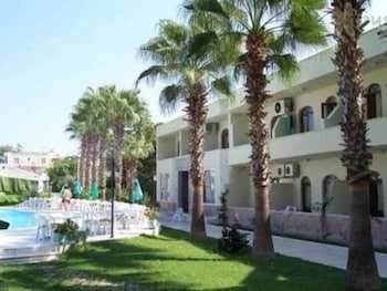 Tal Hotel (27km Away From Antalya)