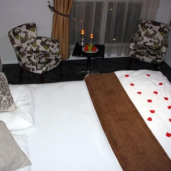 Suit 53 Hotel