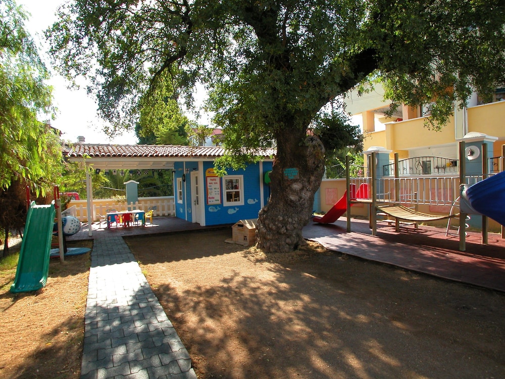 Club Anastasia Family Hotel(also Known As Club Anastasia Hotel/club Anastasia Apart)