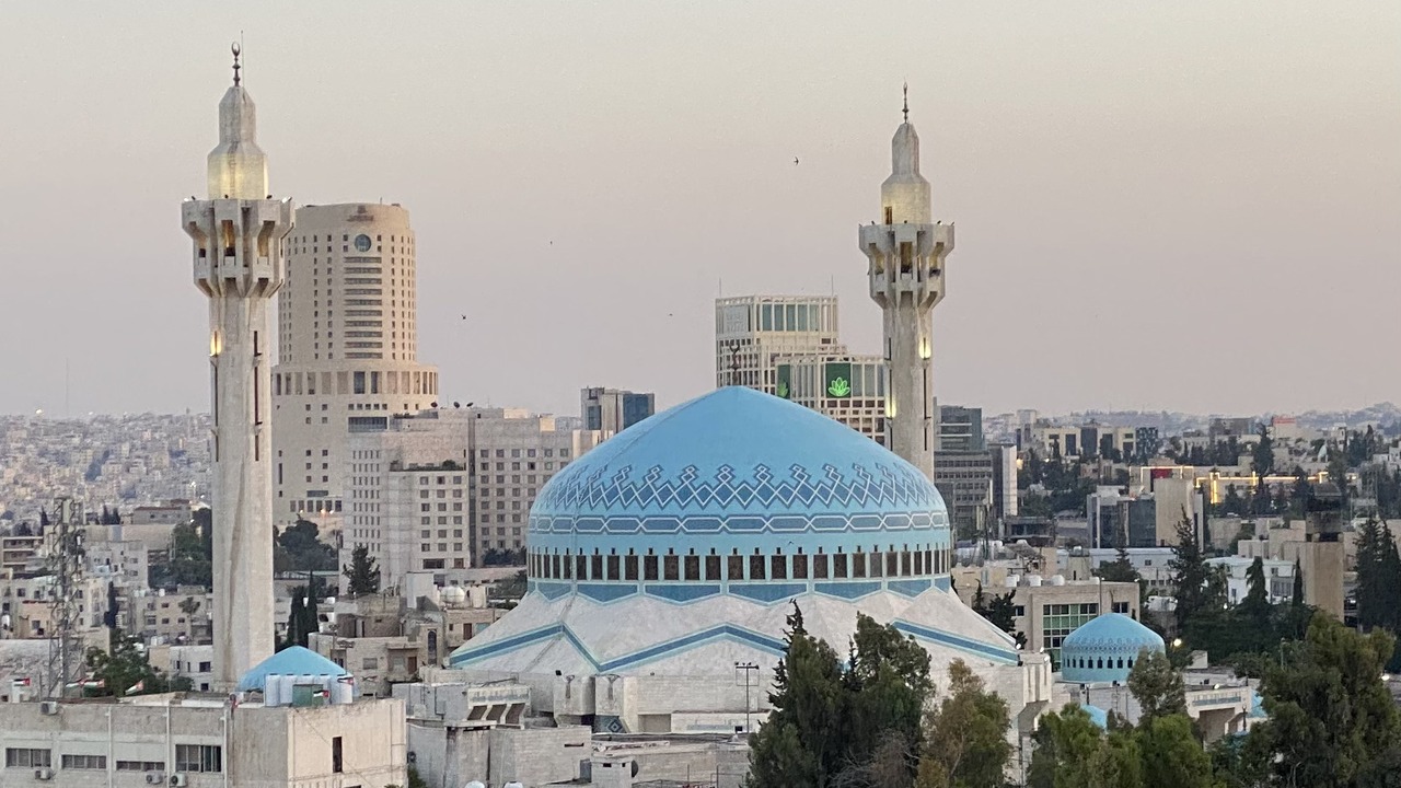 مسجد الملك عبدالله الأول وقبته الزرقاء في عمّان الأردن