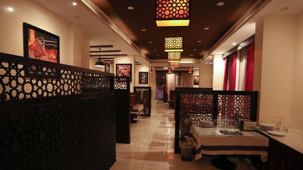 Remas Hotel Suites - Al Khoudh | حجز الفنادق بأفضل الأسعار والعروض - سندباد لکل رحلاتک