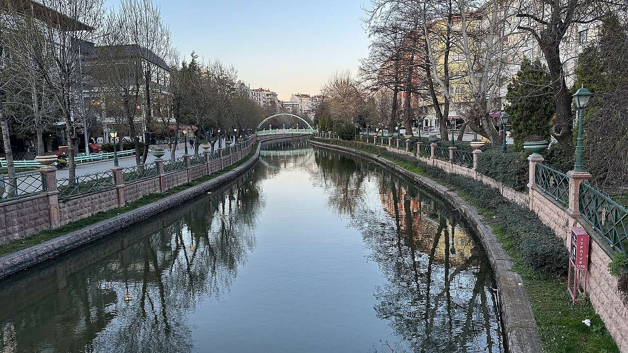 Porsuk River flowing through the urban center of Eskişehir