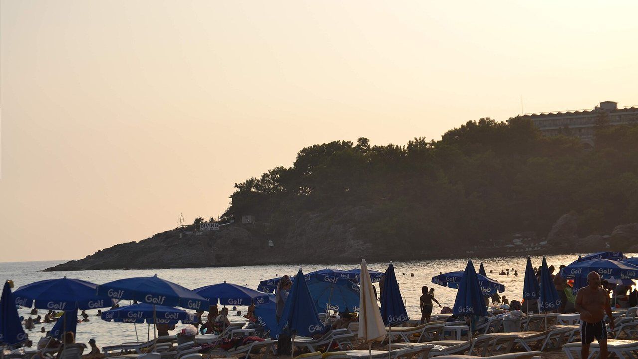 Golden sand and clear Mediterranean water at İncekum Beach near Alanya