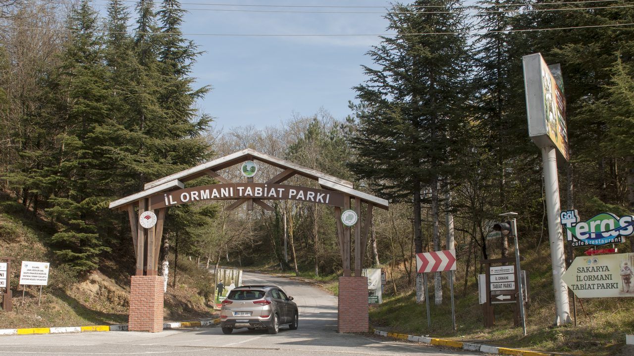 Entrance to Sakarya Provincial Forest Nature Park surrounded by trees
