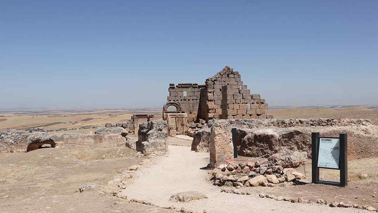 Wide view of Zerzevan Castle archaeological site near Diyarbakir, Turkey.